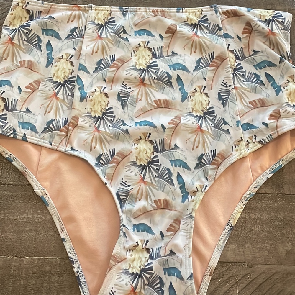 Kortni Jeane Cut High Small Bottoms